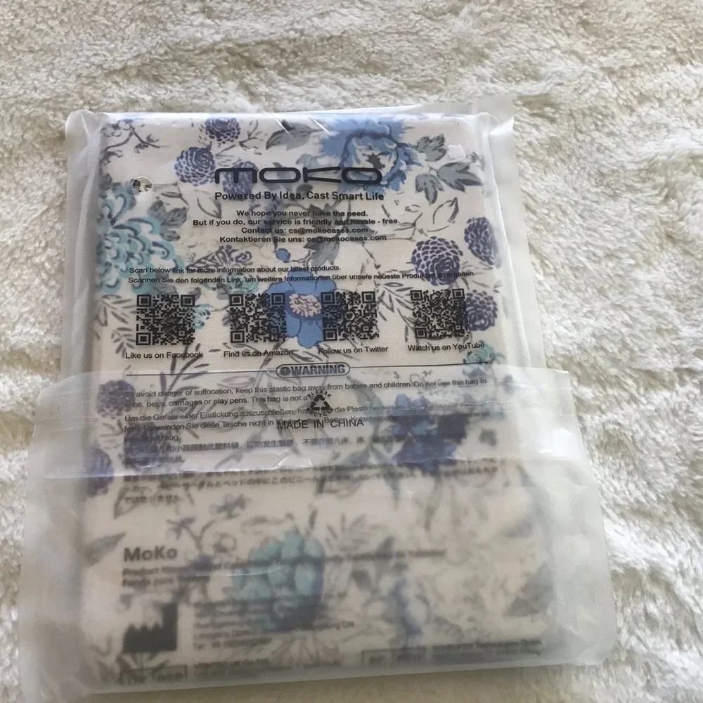 MoKo Kindle Paperwhite 2021 Cover – White & Blue Floral – New in Bag